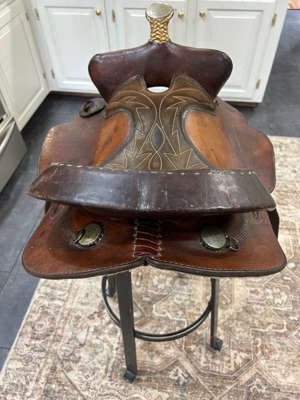 Vintage Youth Western Leather Saddle. 14” Seat. - Picture 4 of 16